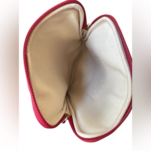 Michael Kors Red iPad Tablet Case. - Picture 5 of 6